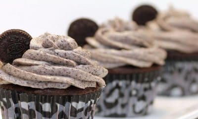 cupcakes με μπισκότα oreo mediafree.gr 1021x580