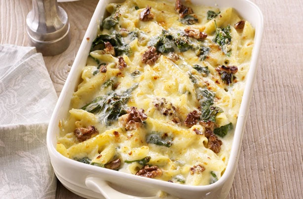 cheese spinach and walnut pasta bake