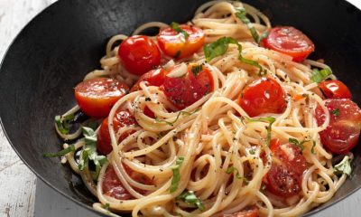 b spaghetti ntomatinia vasiliko