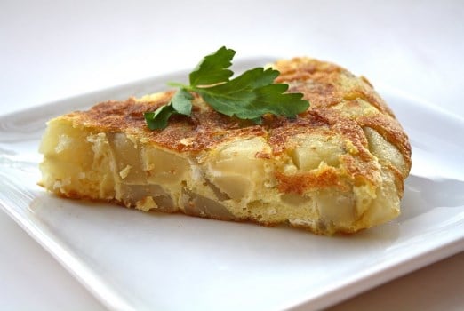 tiganites patates me auga omeleta ilika mageiriki eisaimonadikigr