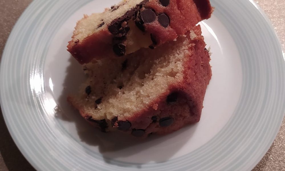 Αφράτο αρωματικό και σίγουρα πεντανόστιμο κέικ χωρίς μίξερ - μία συνταγή εγγύηση