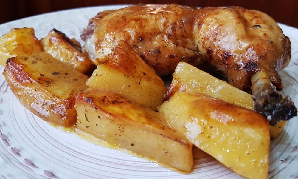 Ζουμερό κοτόπουλο με πατάτες μαγειρεμένο στον φούρνο! Δεν έχετε δοκιμάσει νοστιμότερο!