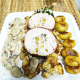 Ένα πιάτο, πανδαισία γεύσεων - Γαλοπούλα ρολό τυλιγμένη με μπέικον, γεμιστή με φιστίκια Αιγίνης και σάλτσα μανιταριών