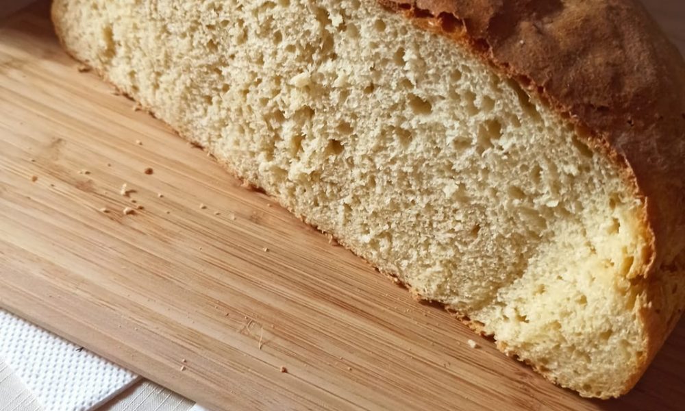 Εύκολη συνταγή για παραδοσιακό ψωμί