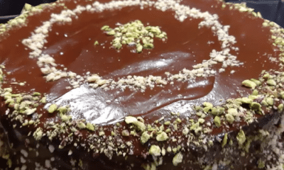 Νηστίσιμο κέικ με ξηρούς καρπούς, γλάσο κουβερτούρας και κακάο - Όλο αρώματα και γεύση