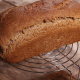 Αφράτο ψωμί ολικής άλεσης όπως το αγοραστό από τον φούρνο