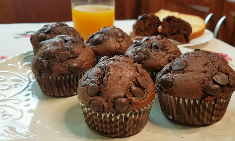 Δοκιμάστε να φτιάξετε τα πιο σοκολατένια muffins που θα κλέψουν τις εντυπώσεις