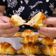 Φτιάξτε αφράτα κρουασανάκια με ζαμπόν και τυρί xωρίς μίξερ Το αποτέλεσμα είναι εκπληκτικό
