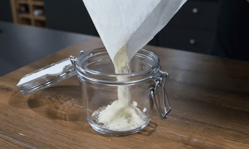 Φτιάξτε γάλα σε σκόνη στο σπίτι σας με κόστος 1 ευρώ