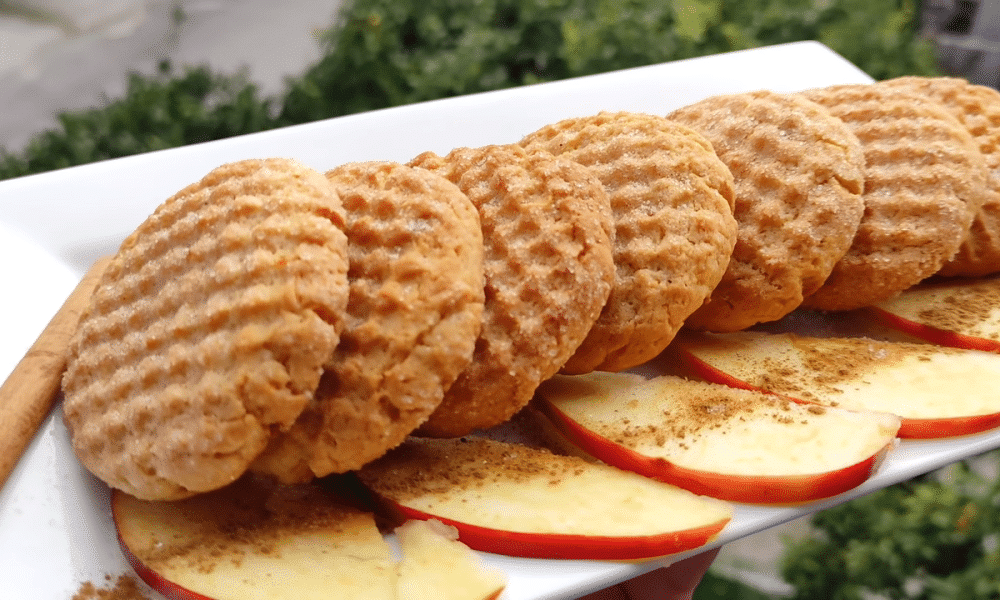 Νηστίσιμα μπισκότα μήλο κανέλα που θα σας ενθουσιάσουν και θα τα λατρέψετε