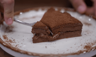 Συνταγή για ένα υπέροχο σοκολατογλυκό με 3 μόνο υλικά